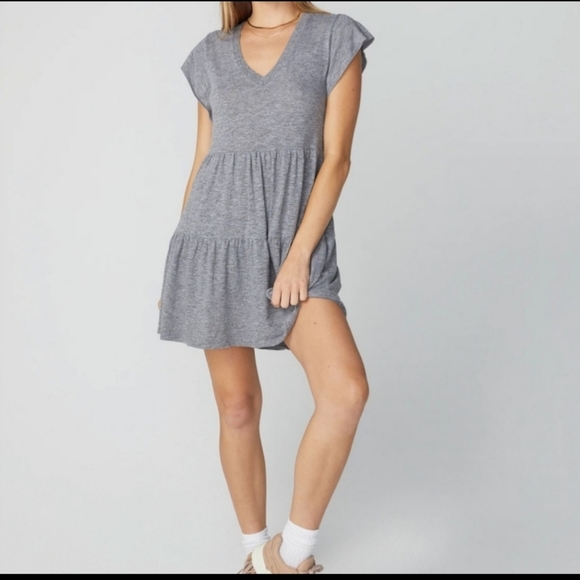 Monrow Ruffle Dress - Picture 7 of 7